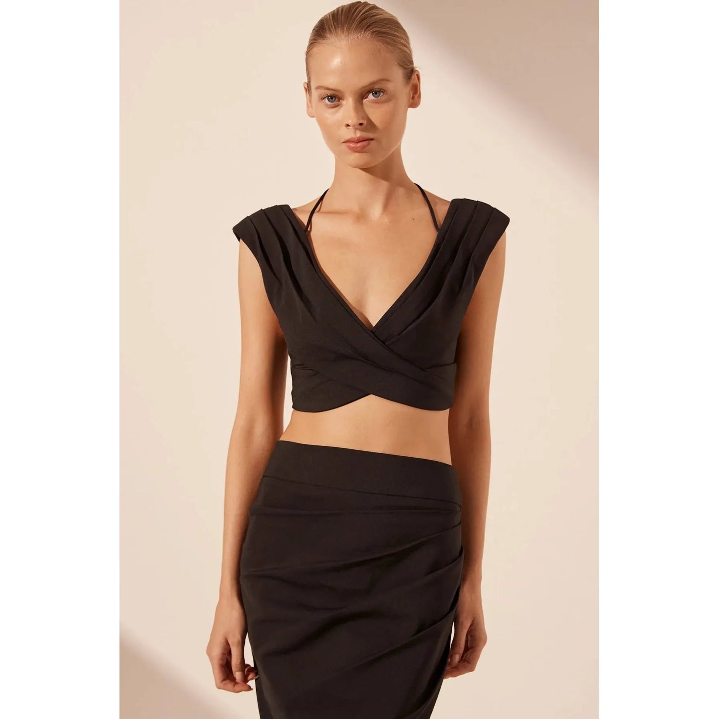 CROSS FRONT RUCHED CROP TOP