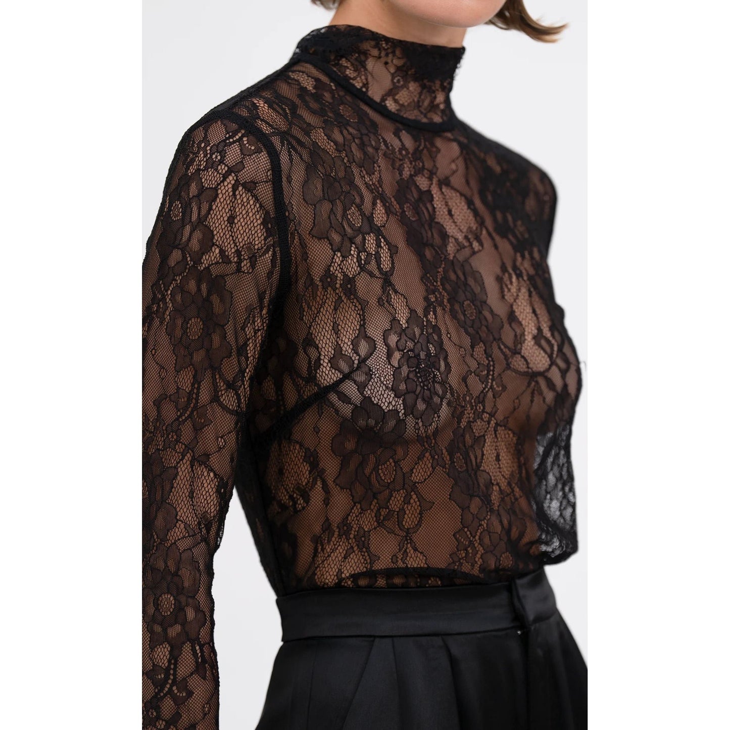 MARY LACE TOP