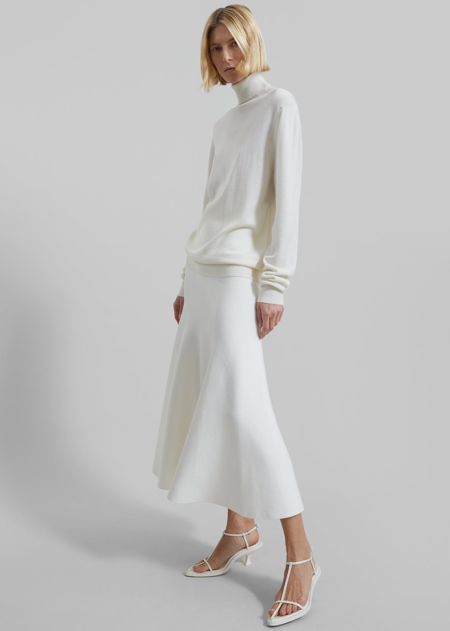 Eve Thin Turtleneck Sweater - Ivory