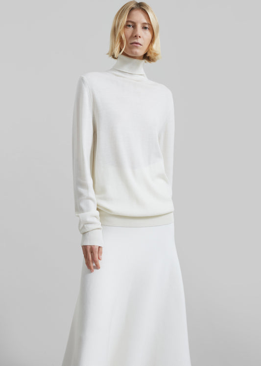 Eve Thin Turtleneck Sweater - Ivory