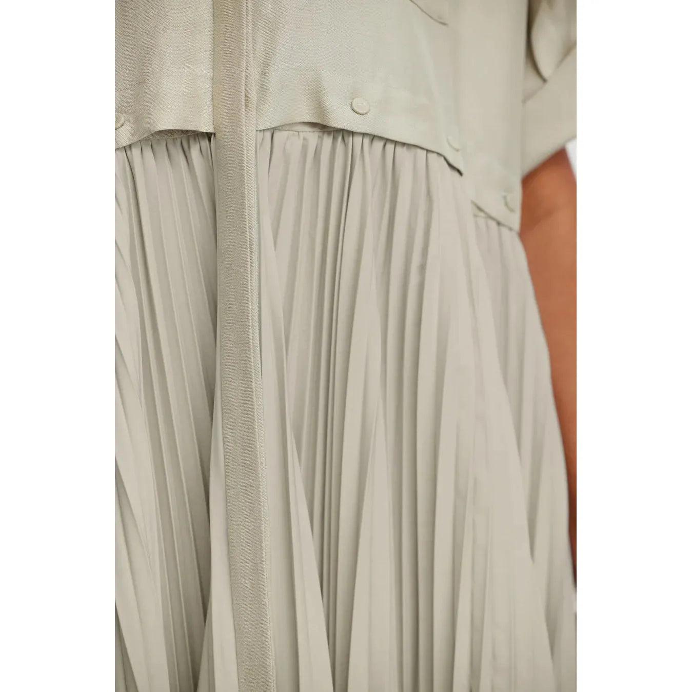 HAVERING MAXI DRESS