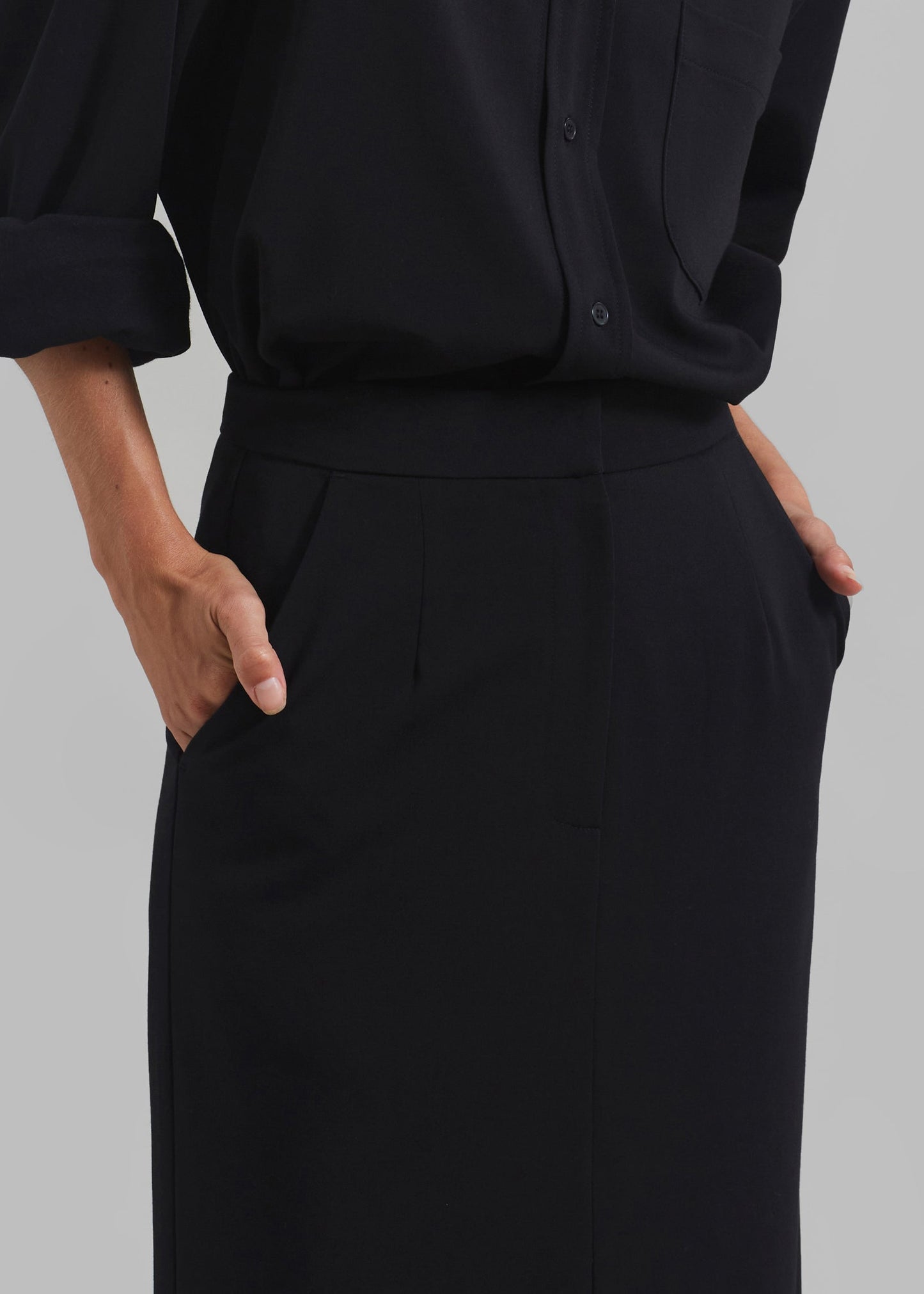 Hollis Back Slit Skirt - Black