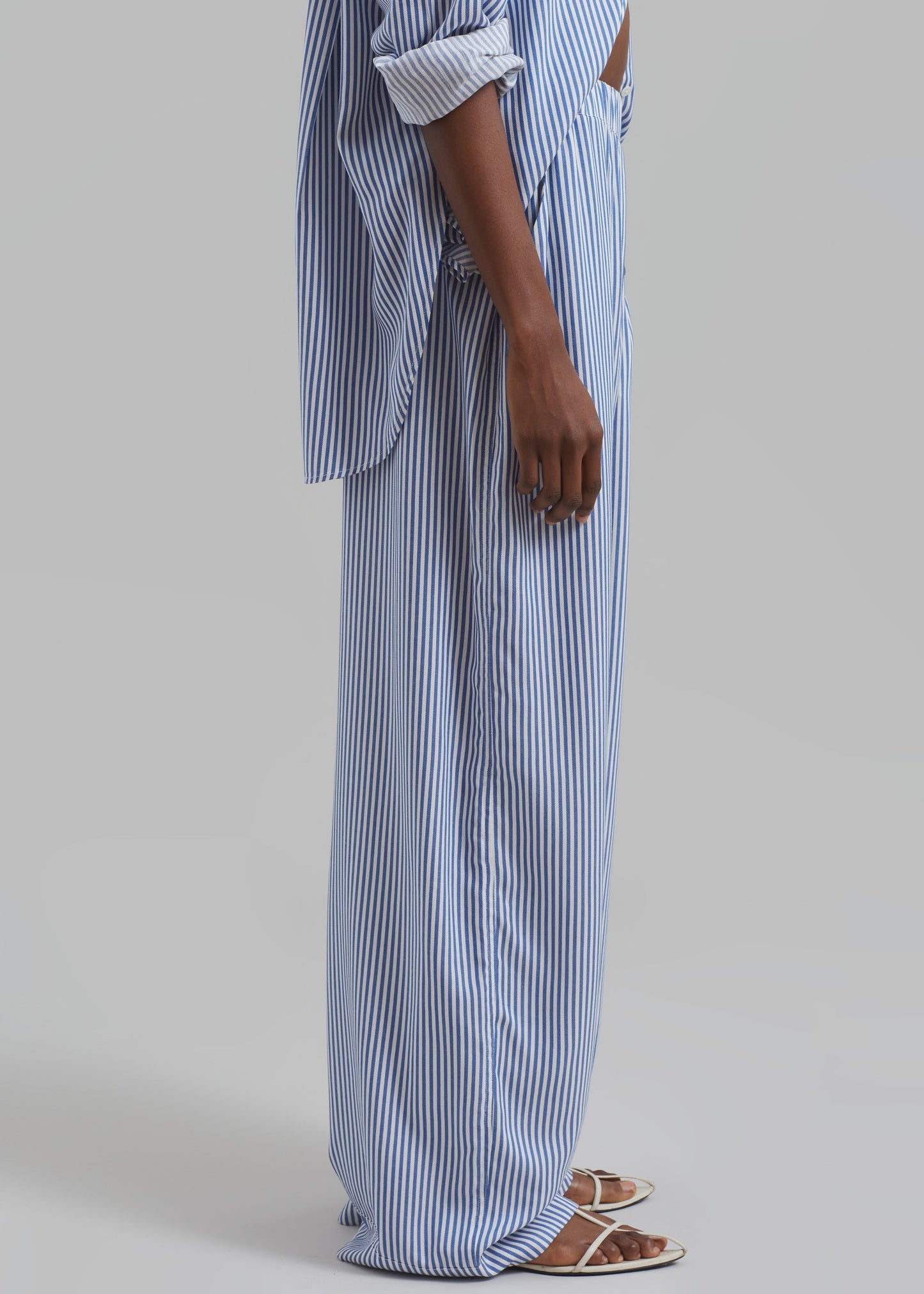 Mirca Fluid Elastic Pants - White/Blue Stripe