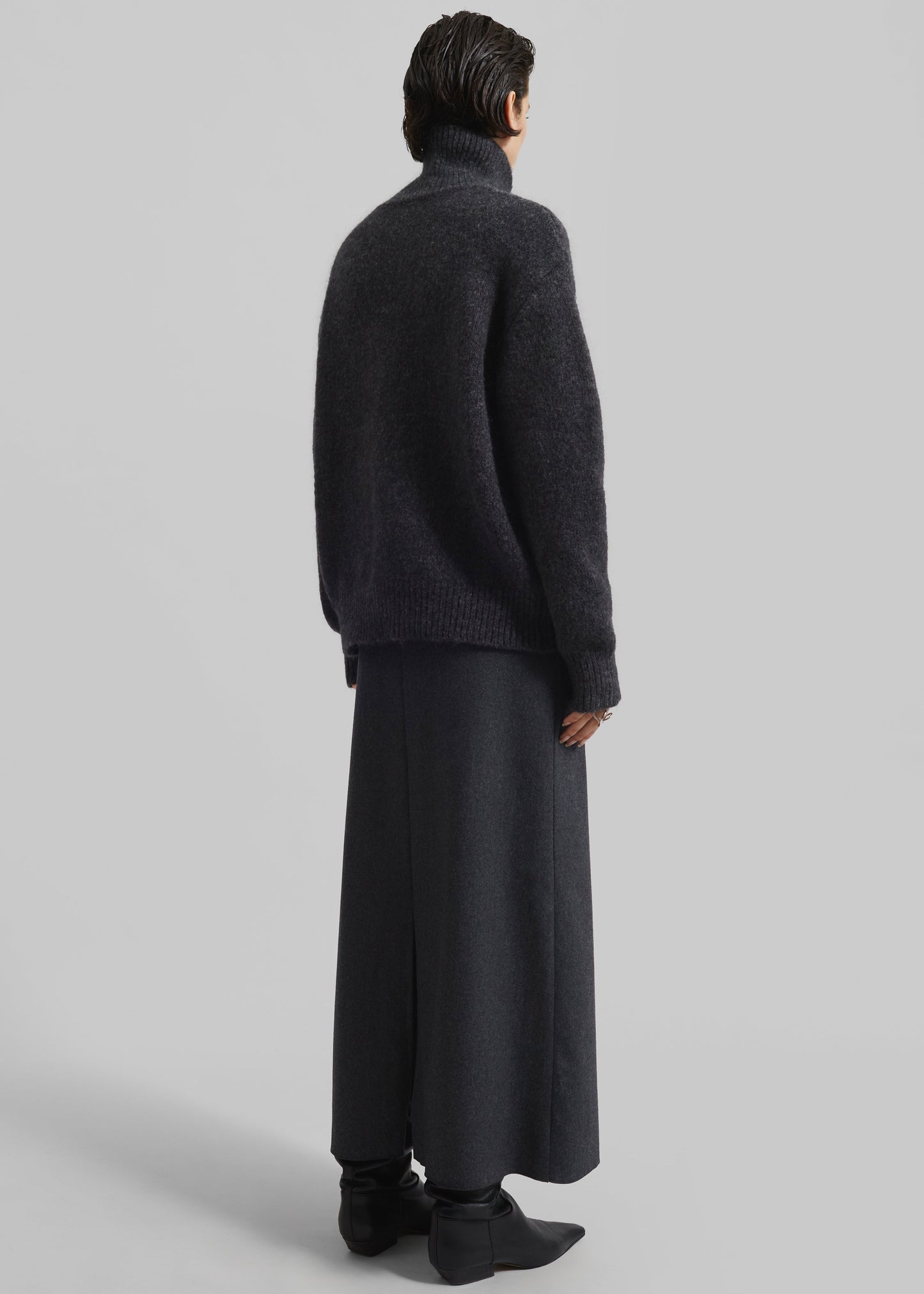 Moaen Turtleneck Sweater - Charcoal