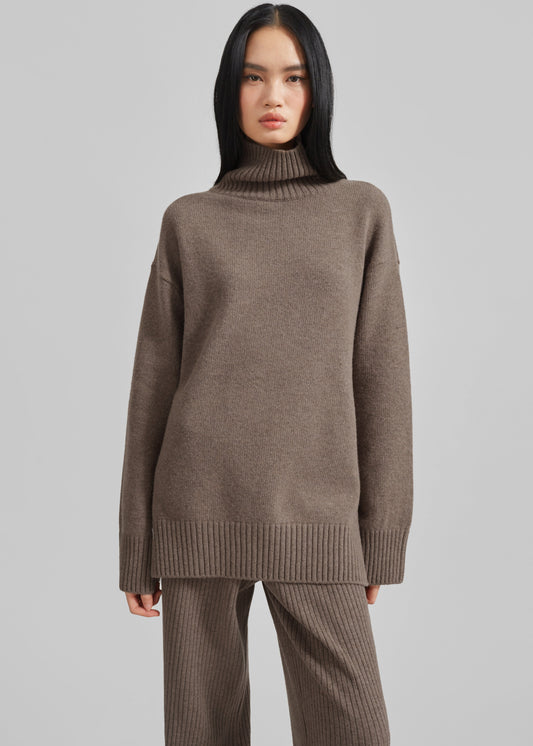 Odense Turtleneck Sweater - Brown