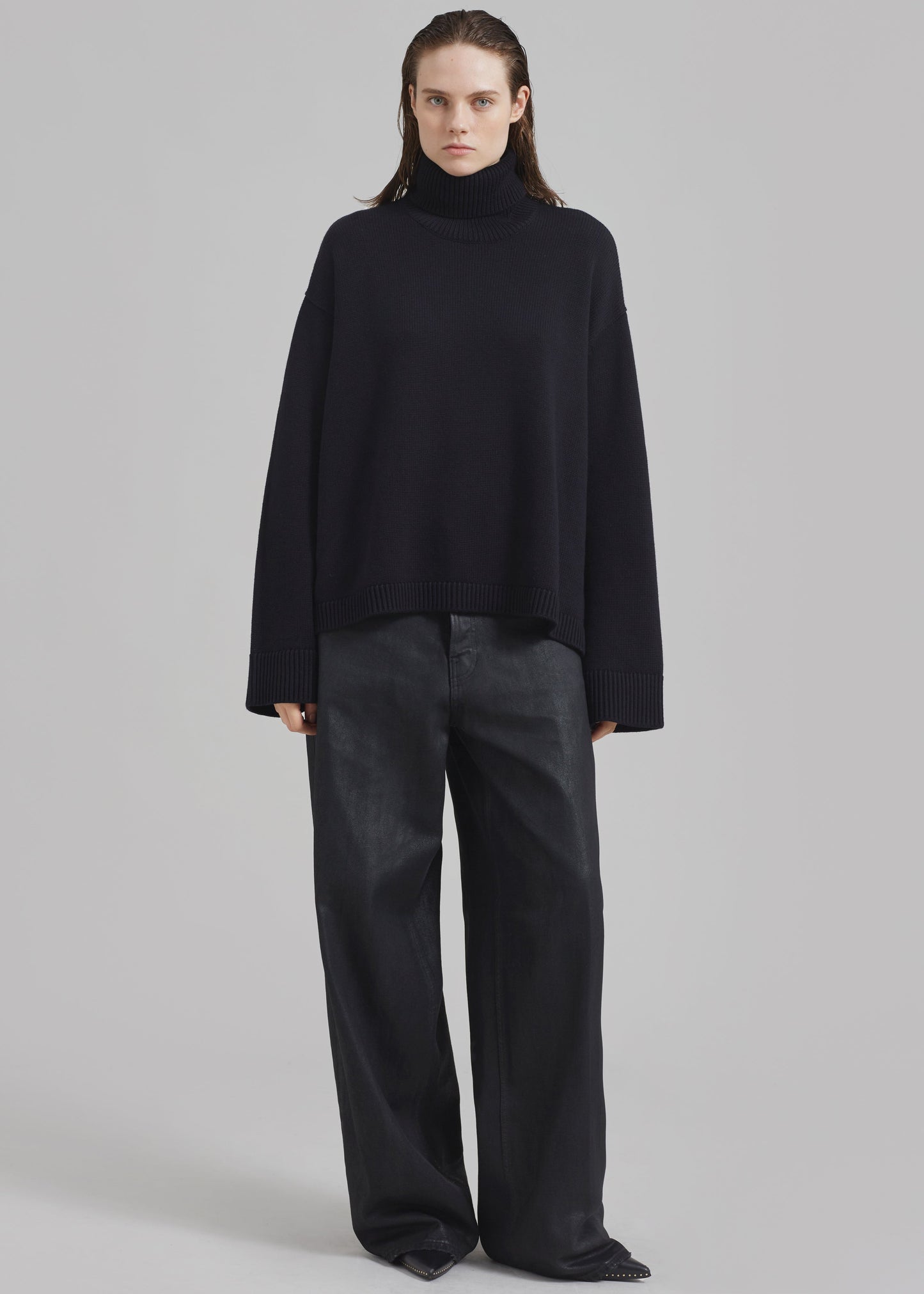 Rhea Trapeze Turtleneck - Black