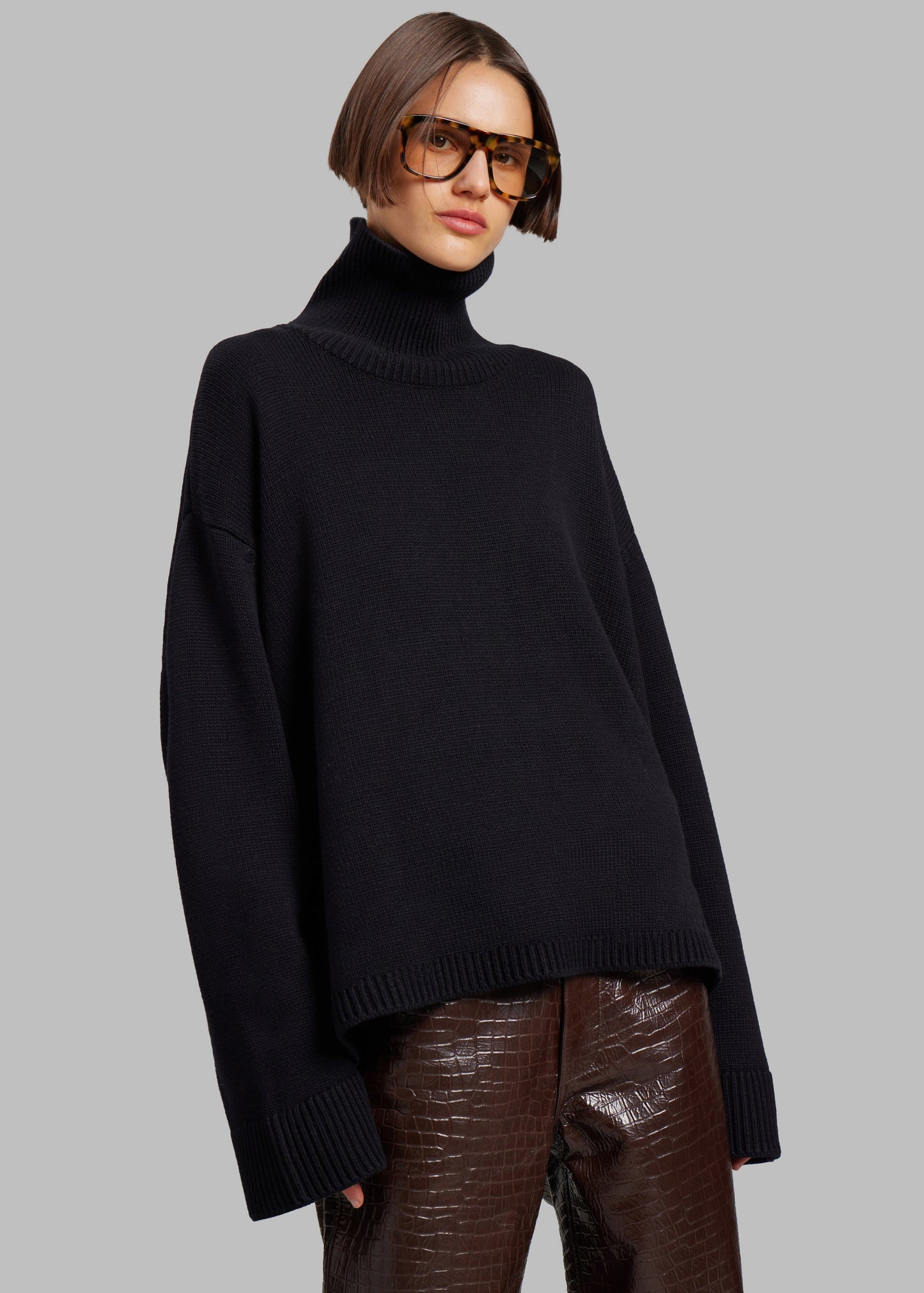 Rhea Trapeze Turtleneck - Black