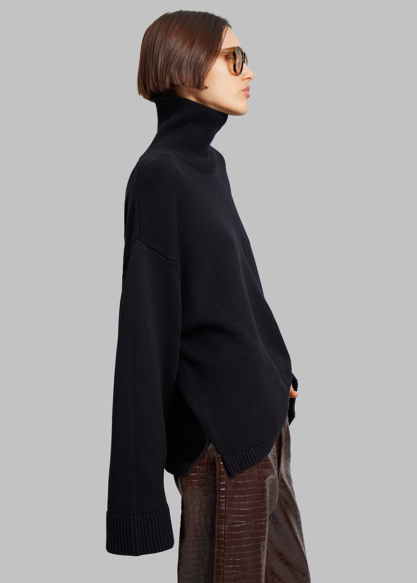 Rhea Trapeze Turtleneck - Black